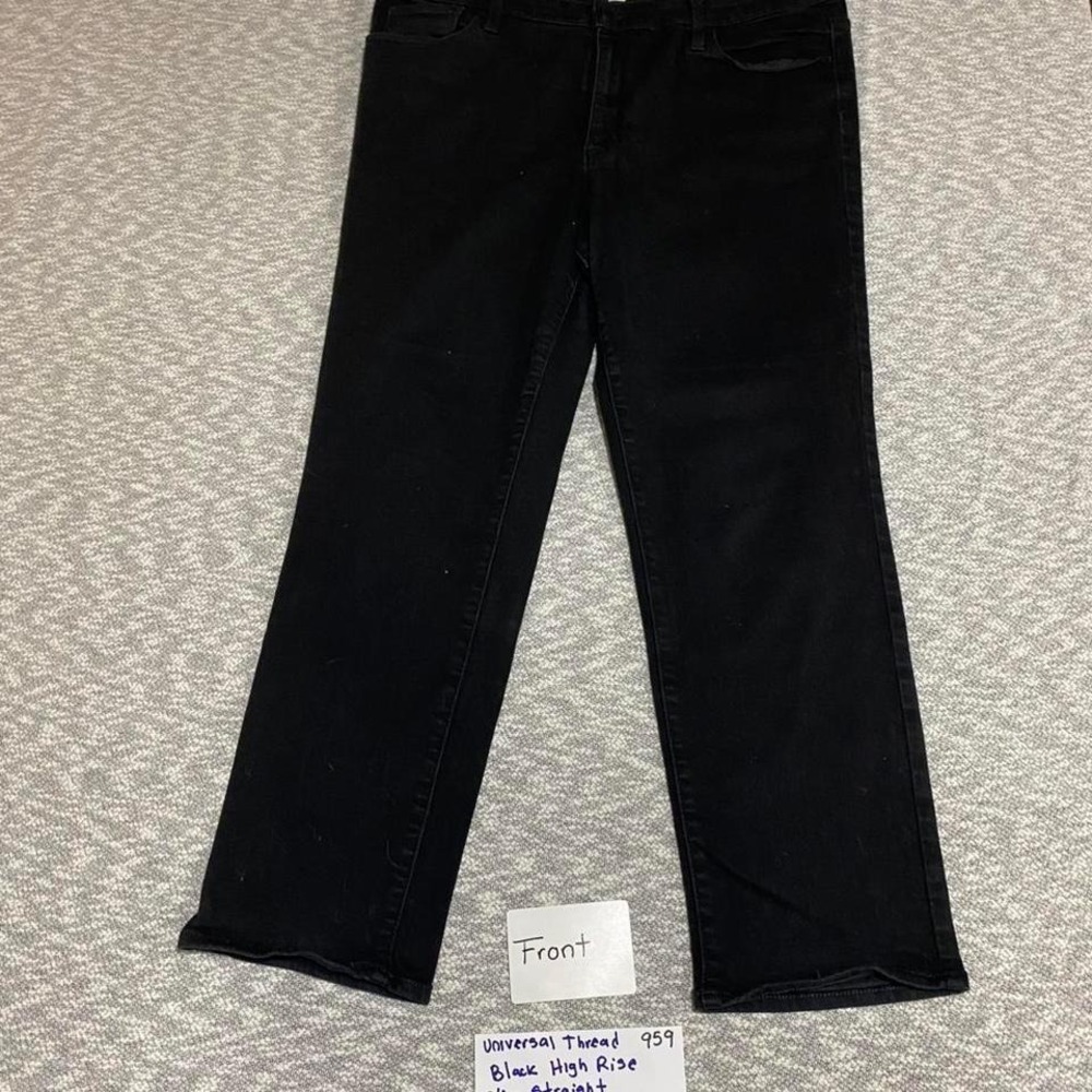 Universal Thread Black high rise slim straight jeans women 16R. SKU959